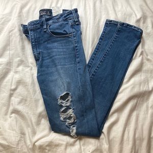 Abercrombie & Fitch Ripped Skinny Jeans